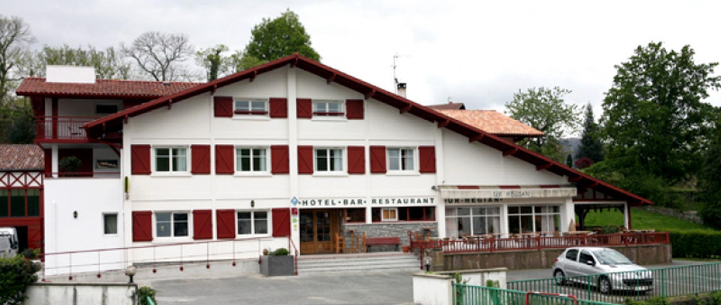 Logis Hotel Ur-Hegian Aïnhoa Екстериор снимка