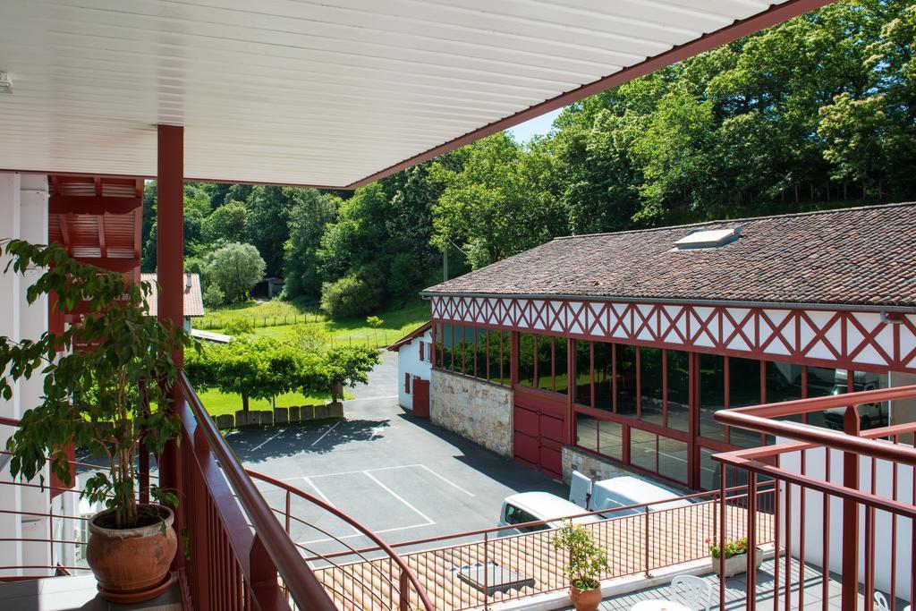 Logis Hotel Ur-Hegian Aïnhoa Екстериор снимка