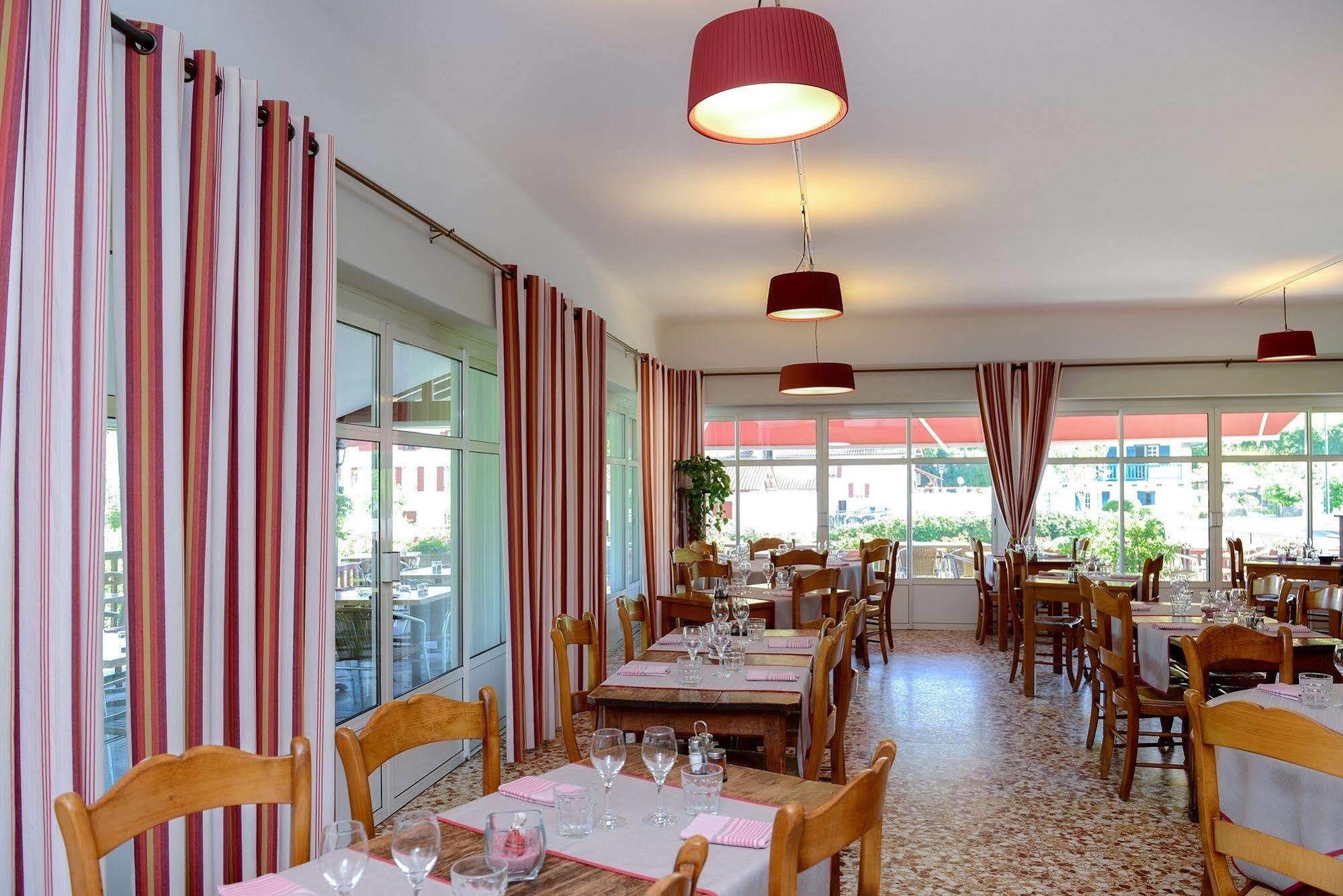 Logis Hotel Ur-Hegian Aïnhoa Екстериор снимка