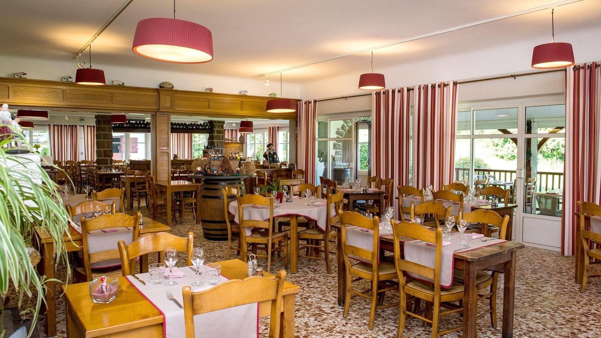 Logis Hotel Ur-Hegian Aïnhoa Екстериор снимка
