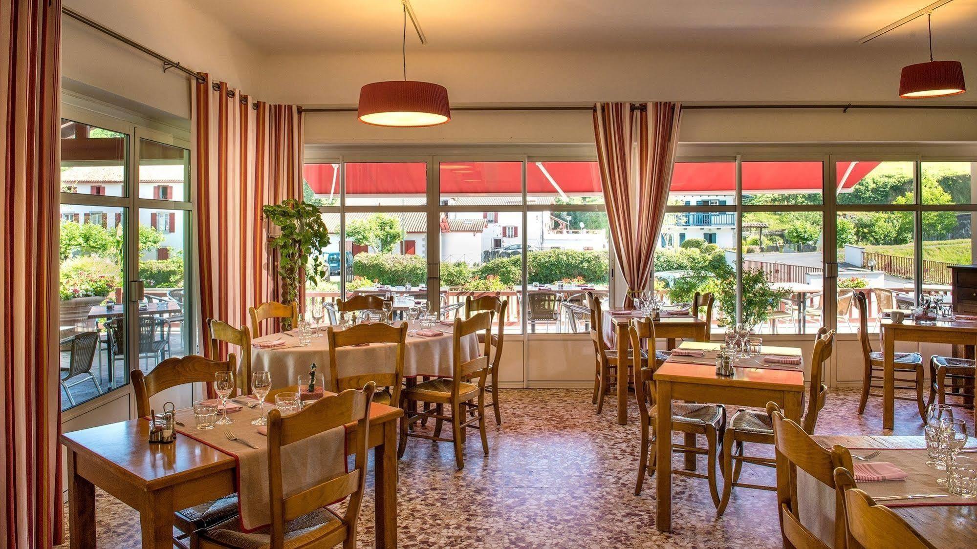Logis Hotel Ur-Hegian Aïnhoa Екстериор снимка