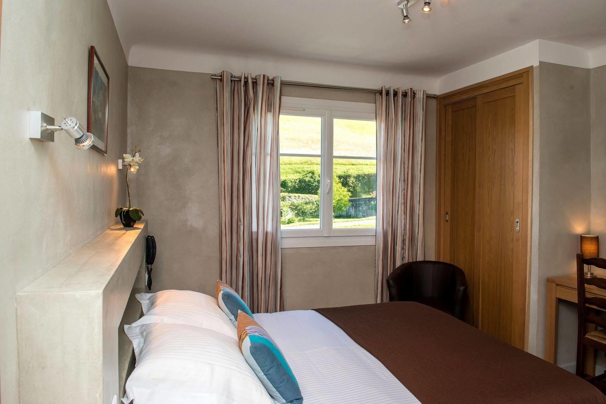 Logis Hotel Ur-Hegian Aïnhoa Екстериор снимка