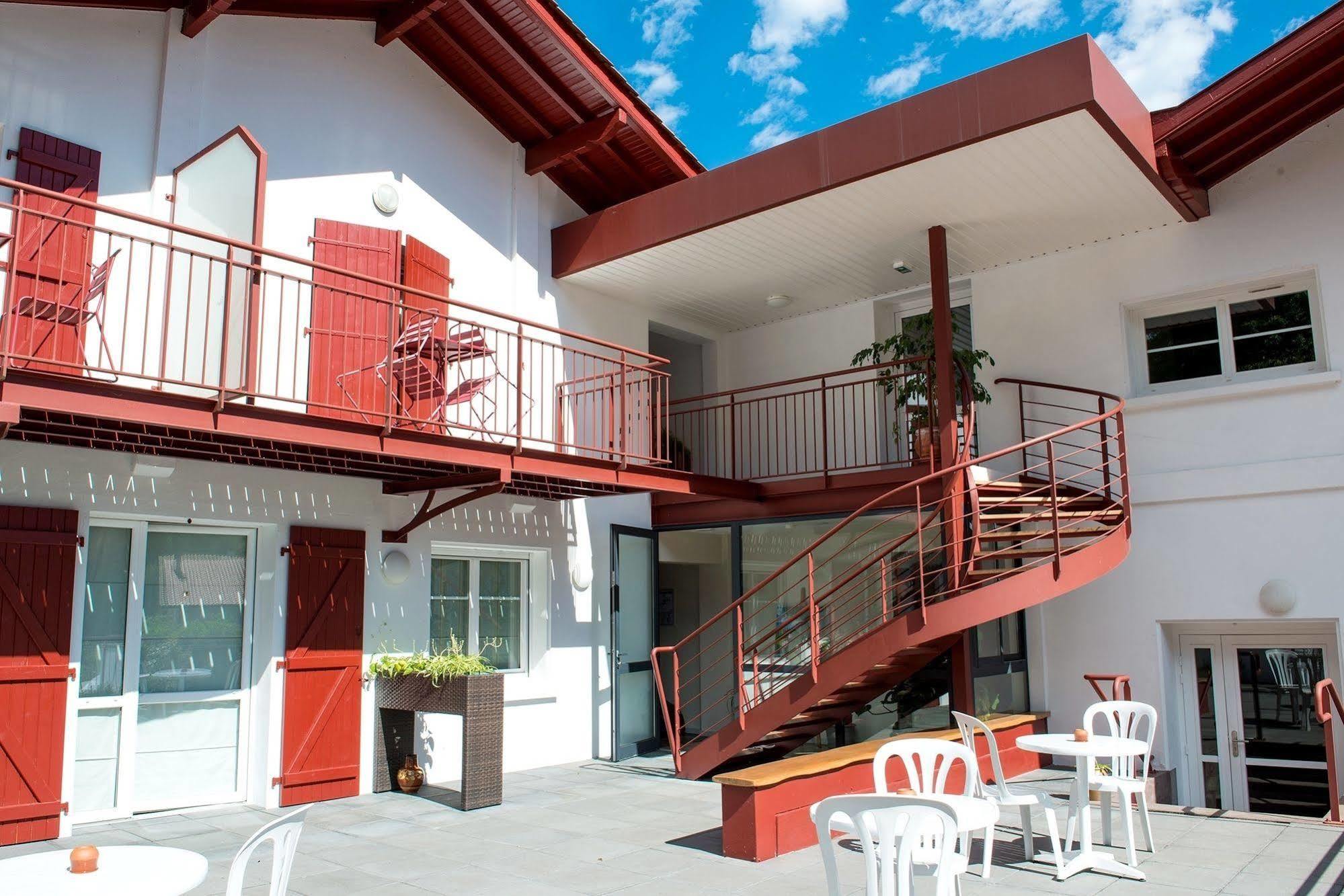 Logis Hotel Ur-Hegian Aïnhoa Екстериор снимка